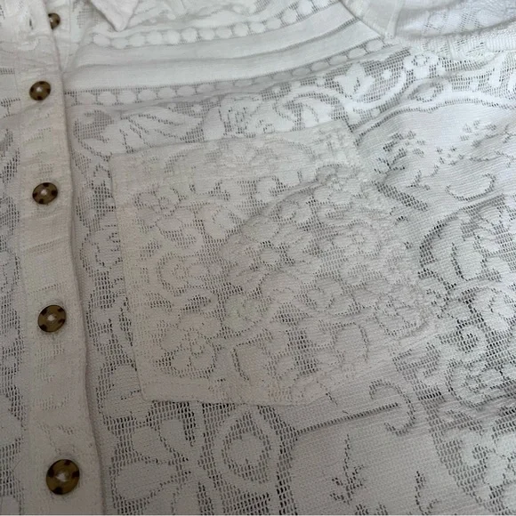 Anthropologie - The Aly Puff-Sleeve Button Down White Blouse by Pilcro - Picture 7 of 9